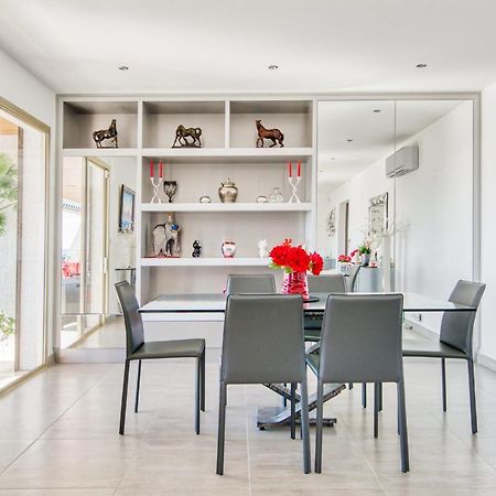 Stunning Flat With Terrace & Pool 7 Min From The Beach In Cassis - Welkeys Bagian luar foto