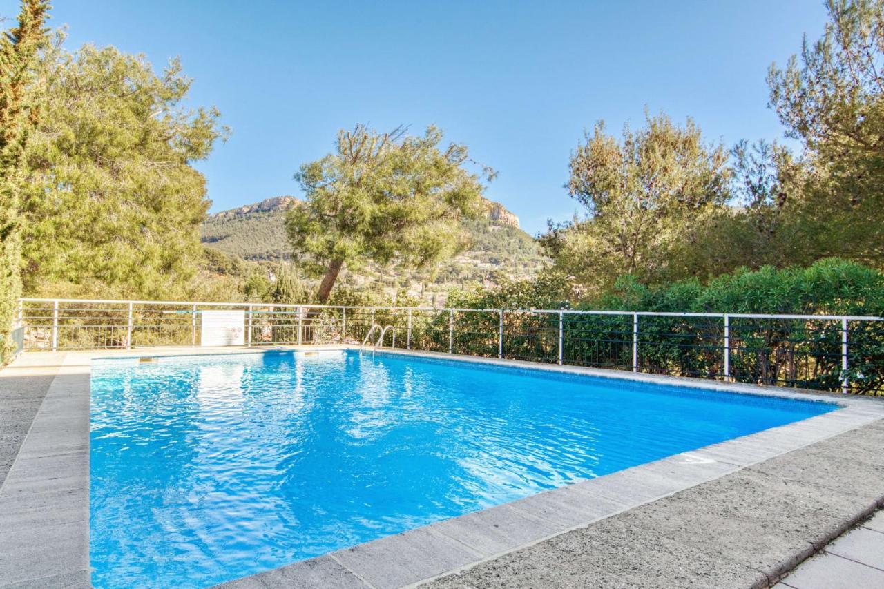 Stunning Flat With Terrace & Pool 7 Min From The Beach In Cassis - Welkeys Bagian luar foto